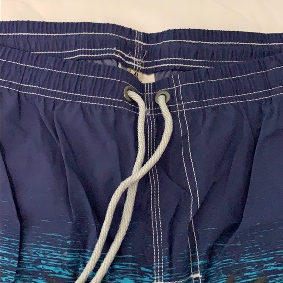 Swim Trunks size XL - Picture 2 of 4